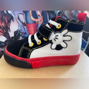 Ground Up Mickey Lace UPS